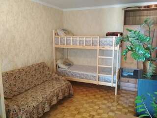 Хостелы Hostel at the Center of Tiraspol Тирасполь Спальное место на двухъярусной кровати в общем номере для мужчин и женщин-2
